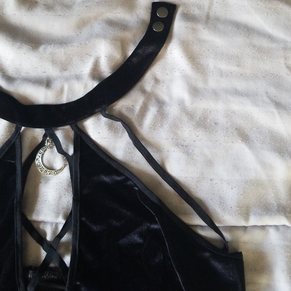 Artemia Gothic Halter Top. 3XL - Picture 4 of 5